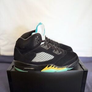 AUTHENTIC Jordan 5 Retro Aqua size 9 DD0587-047 2023 PRE-OWNED